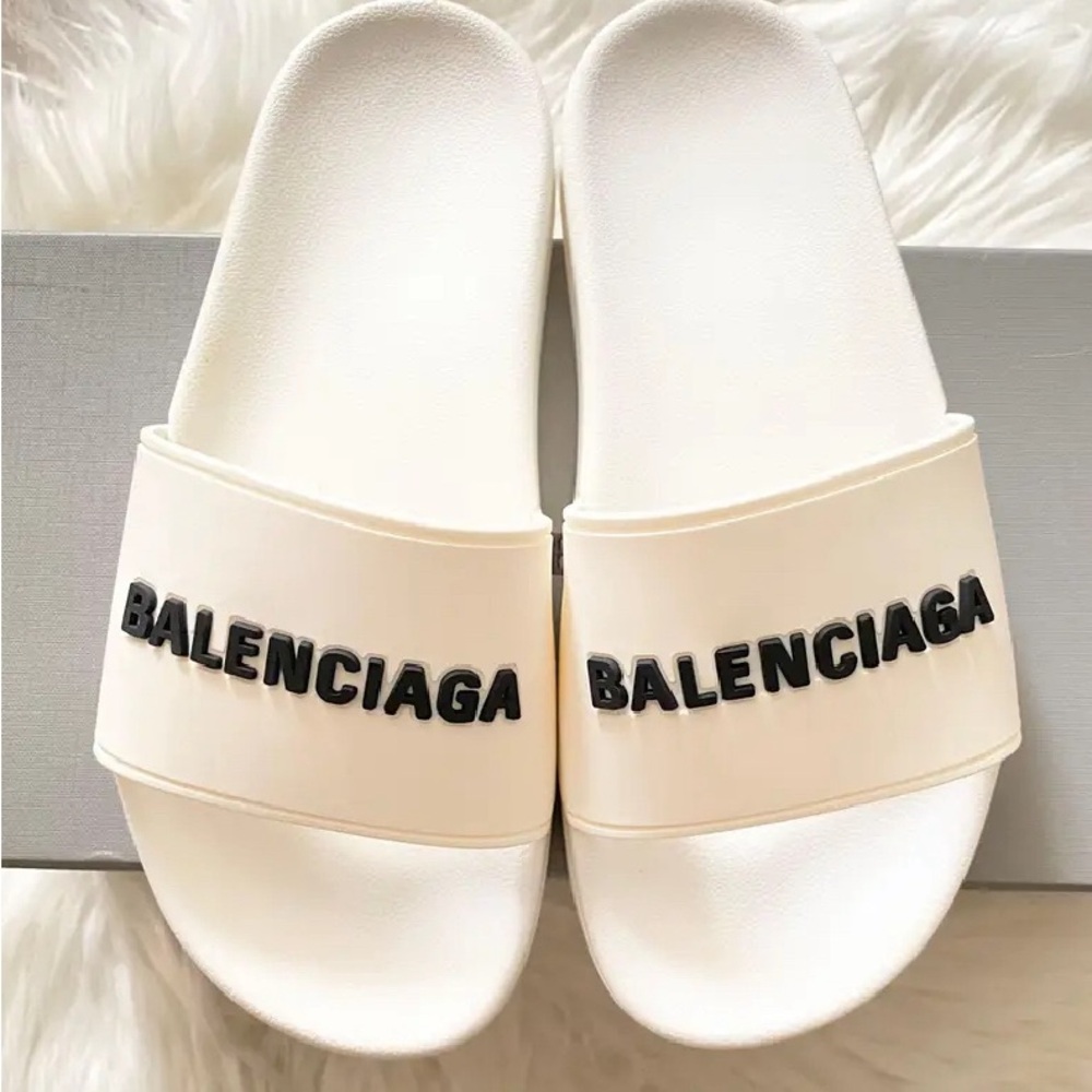 White Pretty Balenciaga Size 10 💋